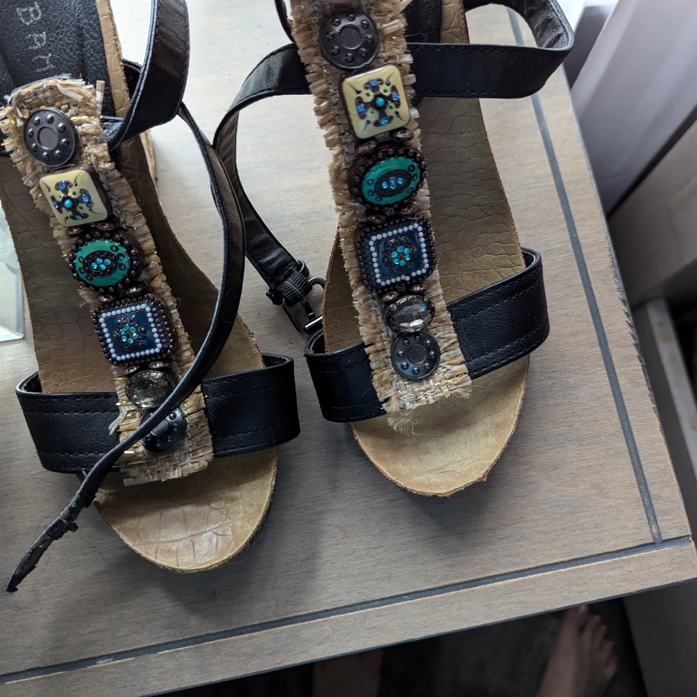 Ladies sandals 🩴 Adorable 7